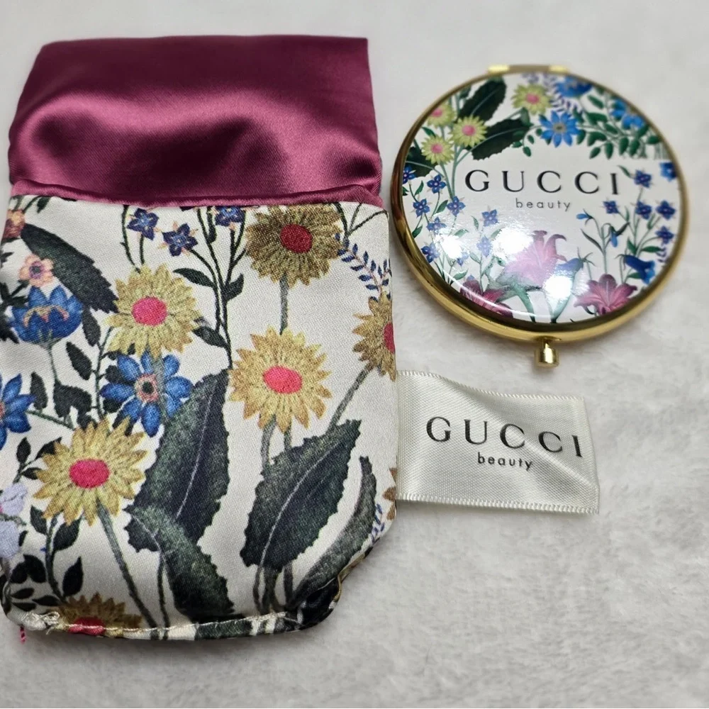 Gucci Beauty Compact with Floral Design NEW In Bag